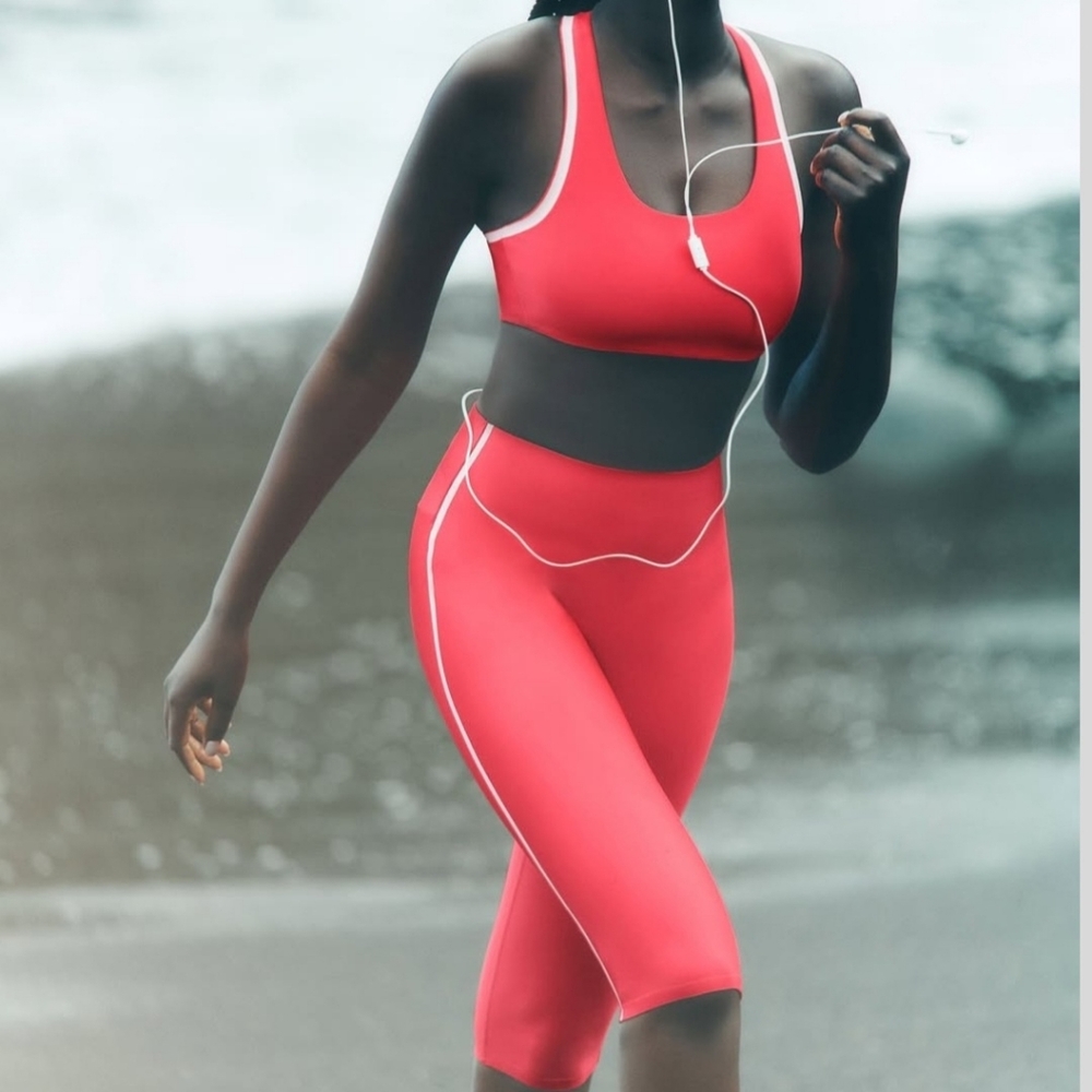 Alo Yoga Super sleek contrast bra and capri set in candy red / white. size XS.